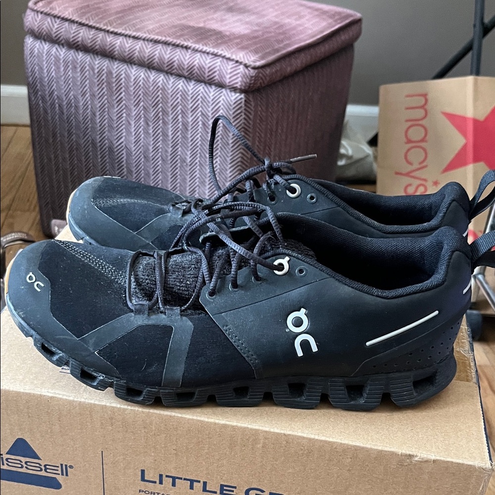 On Running Men's Black and White Athletic Shoes